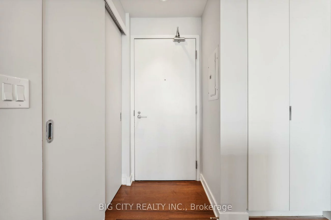 110, Charles, Church-Yonge Corridor, Toronto