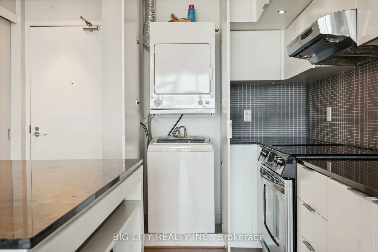 110, Charles, Church-Yonge Corridor, Toronto