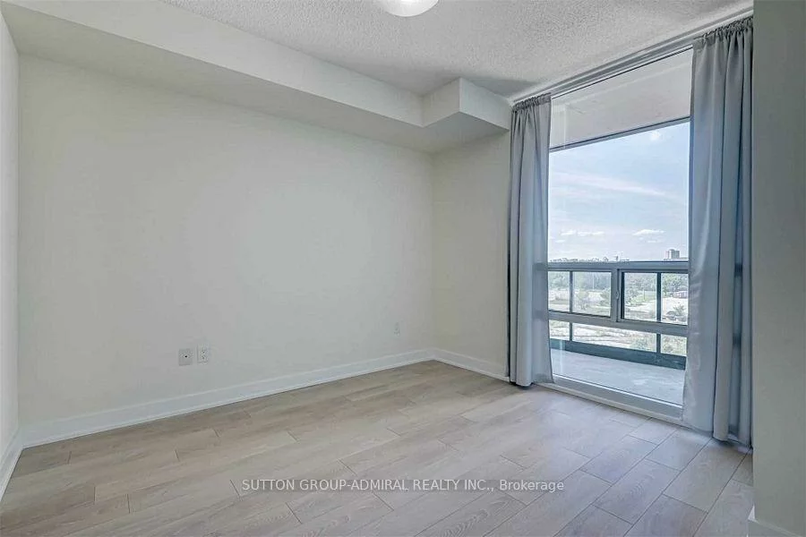 5740, Yonge, Newtonbrook West, Toronto