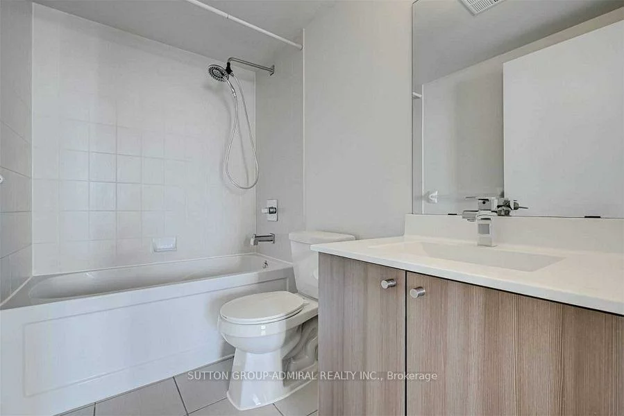 5740, Yonge, Newtonbrook West, Toronto