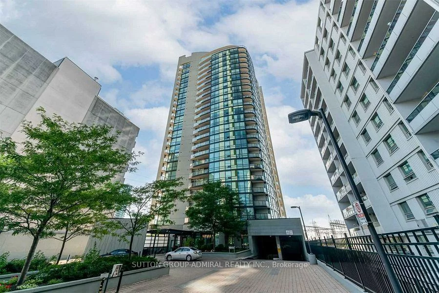 5740, Yonge, Newtonbrook West, Toronto