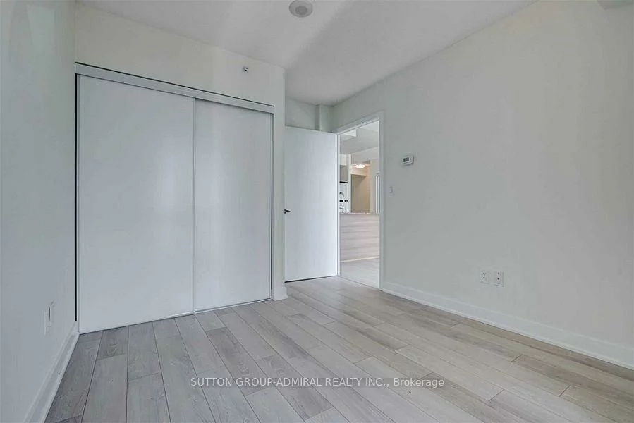 5740, Yonge, Newtonbrook West, Toronto