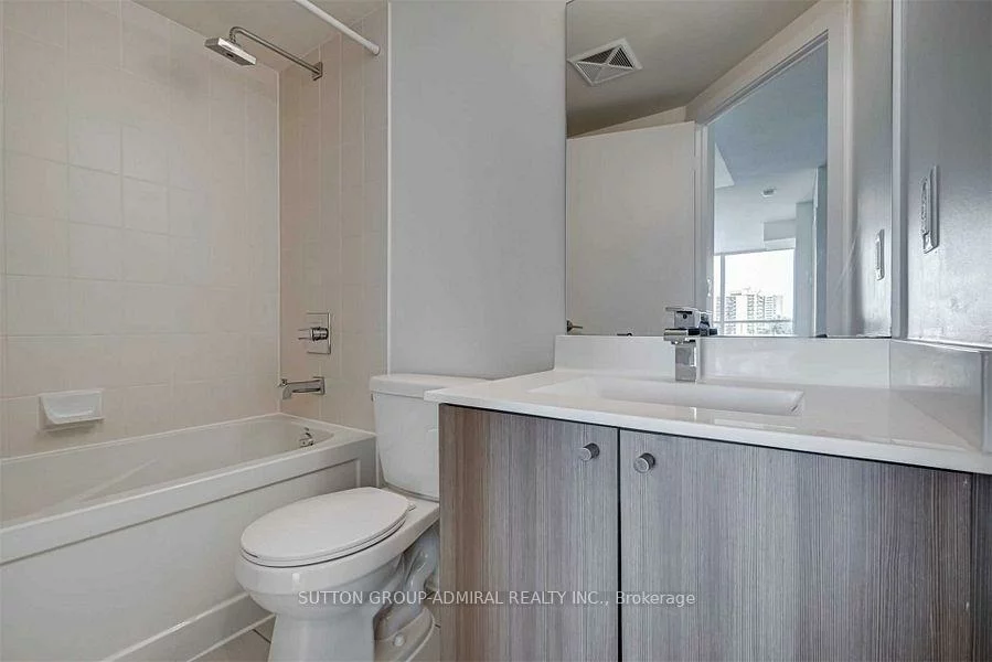 5740, Yonge, Newtonbrook West, Toronto