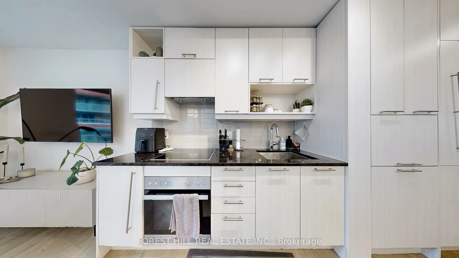 30, Nelson, Waterfront Communities C1, Toronto