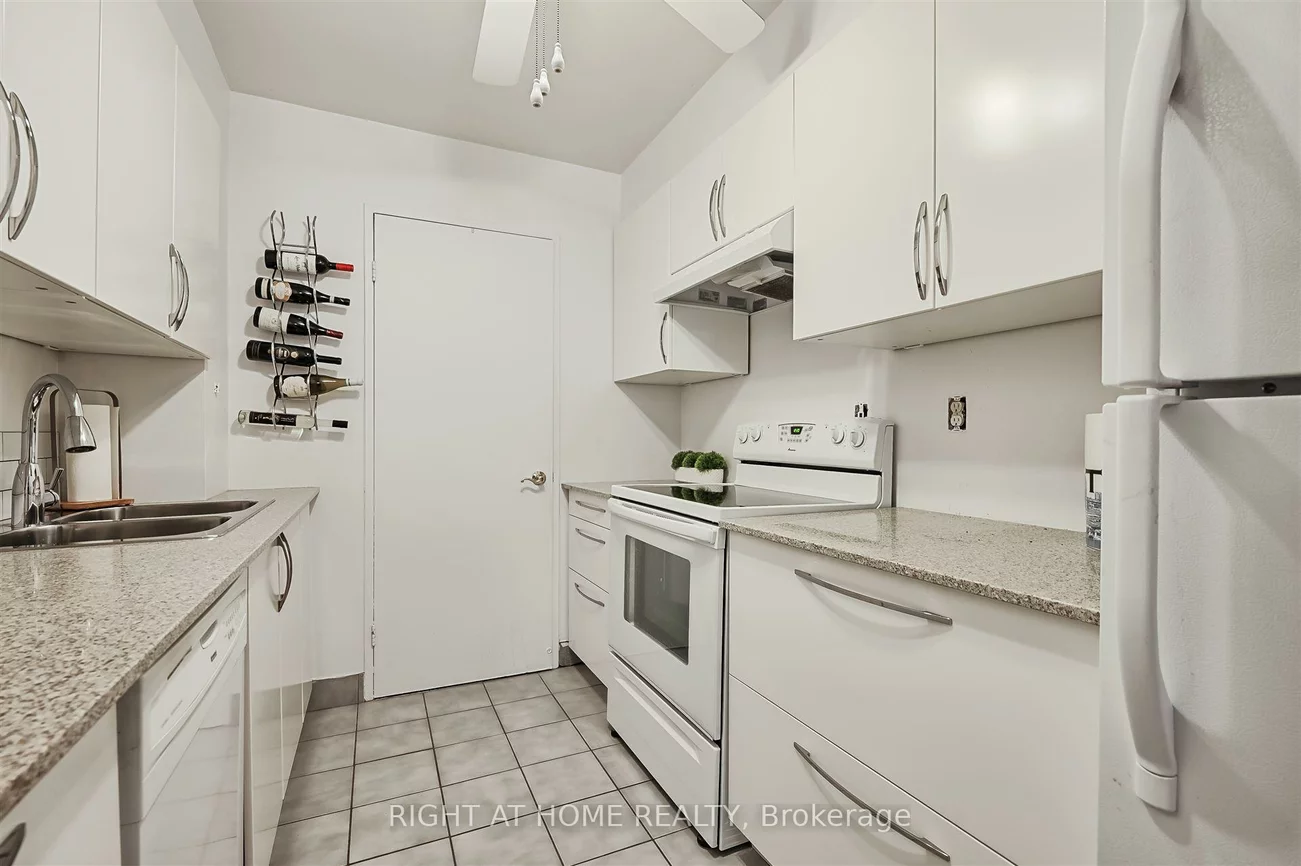 250, Jarvis, Church-Yonge Corridor, Toronto