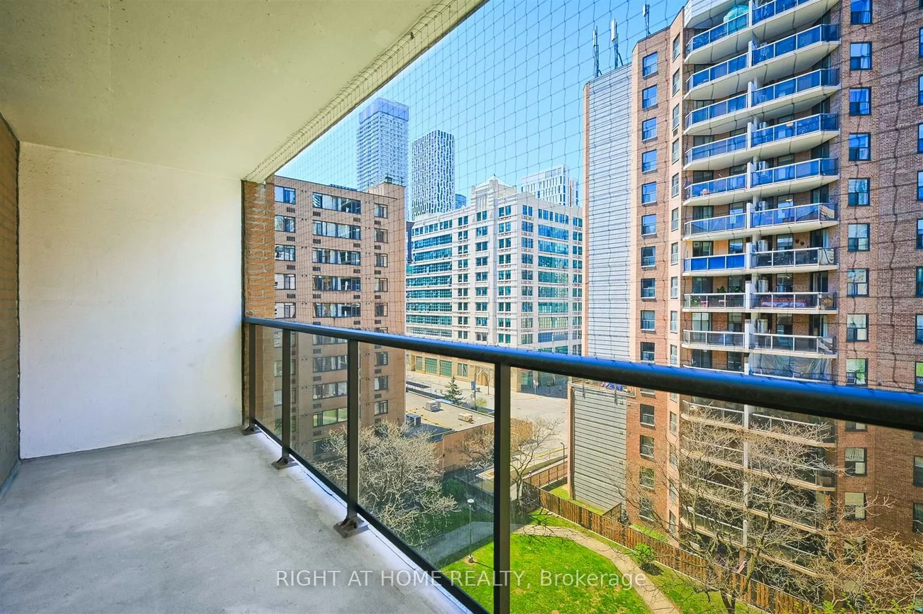 250, Jarvis, Church-Yonge Corridor, Toronto