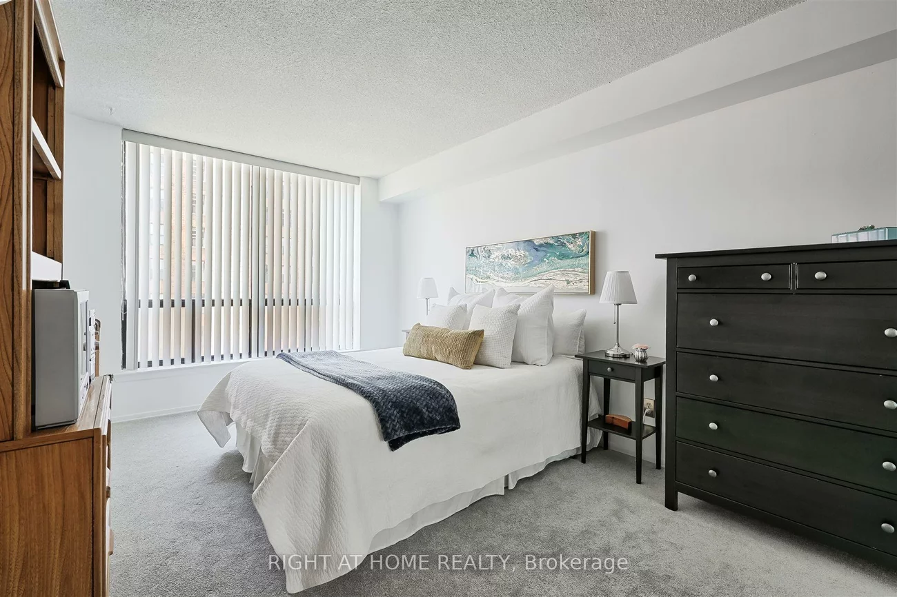250, Jarvis, Church-Yonge Corridor, Toronto
