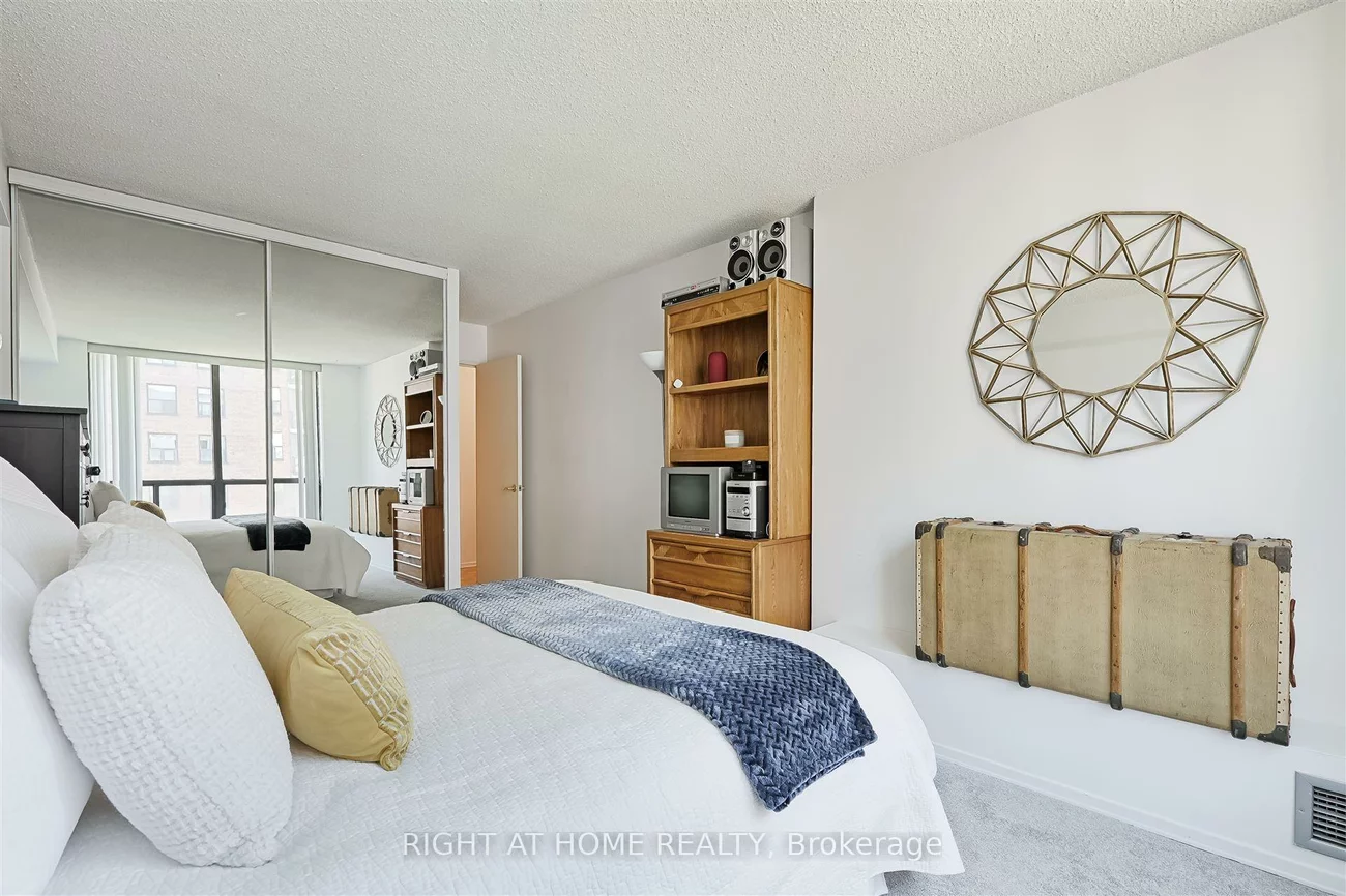 250, Jarvis, Church-Yonge Corridor, Toronto