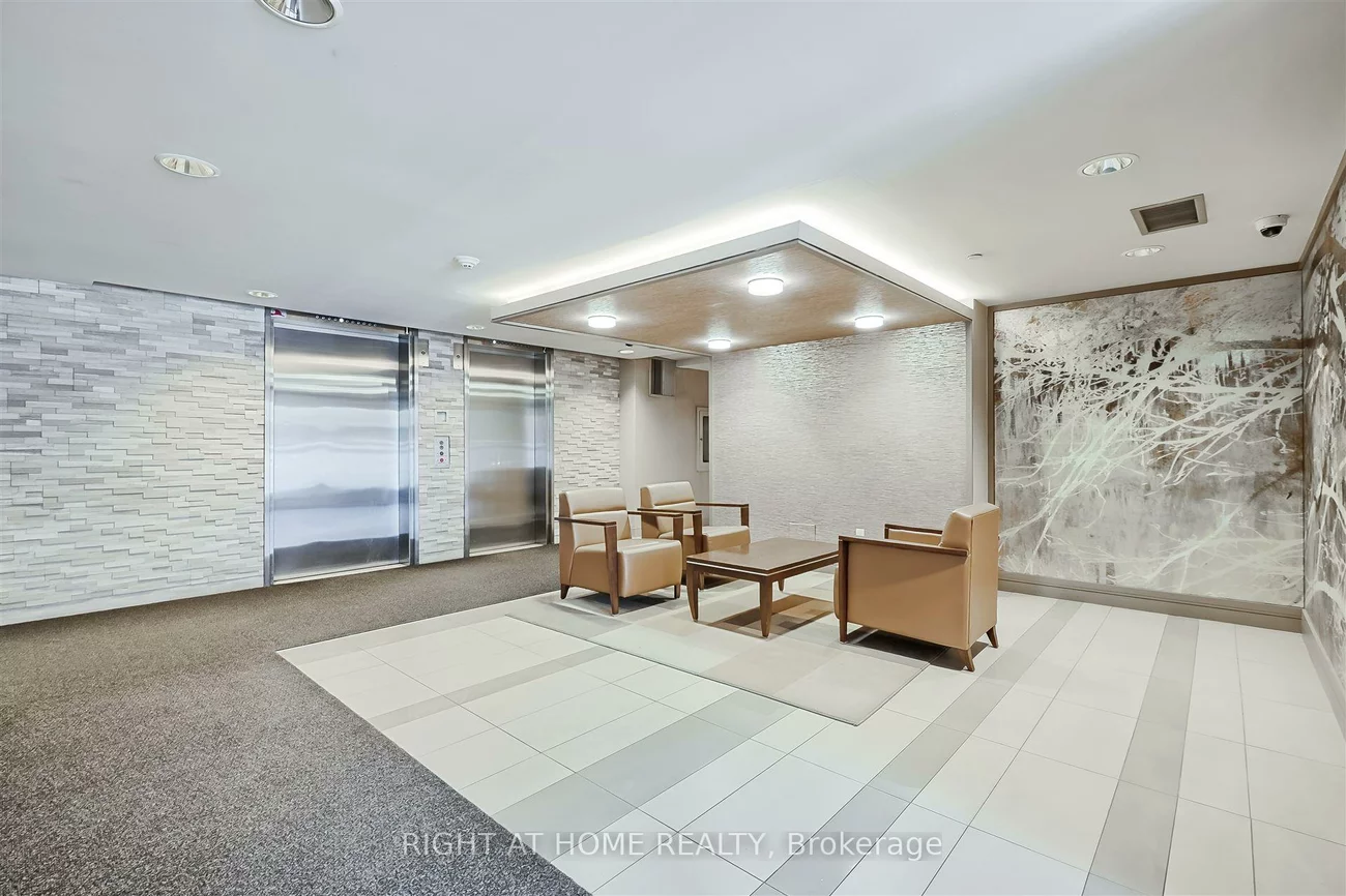 250, Jarvis, Church-Yonge Corridor, Toronto