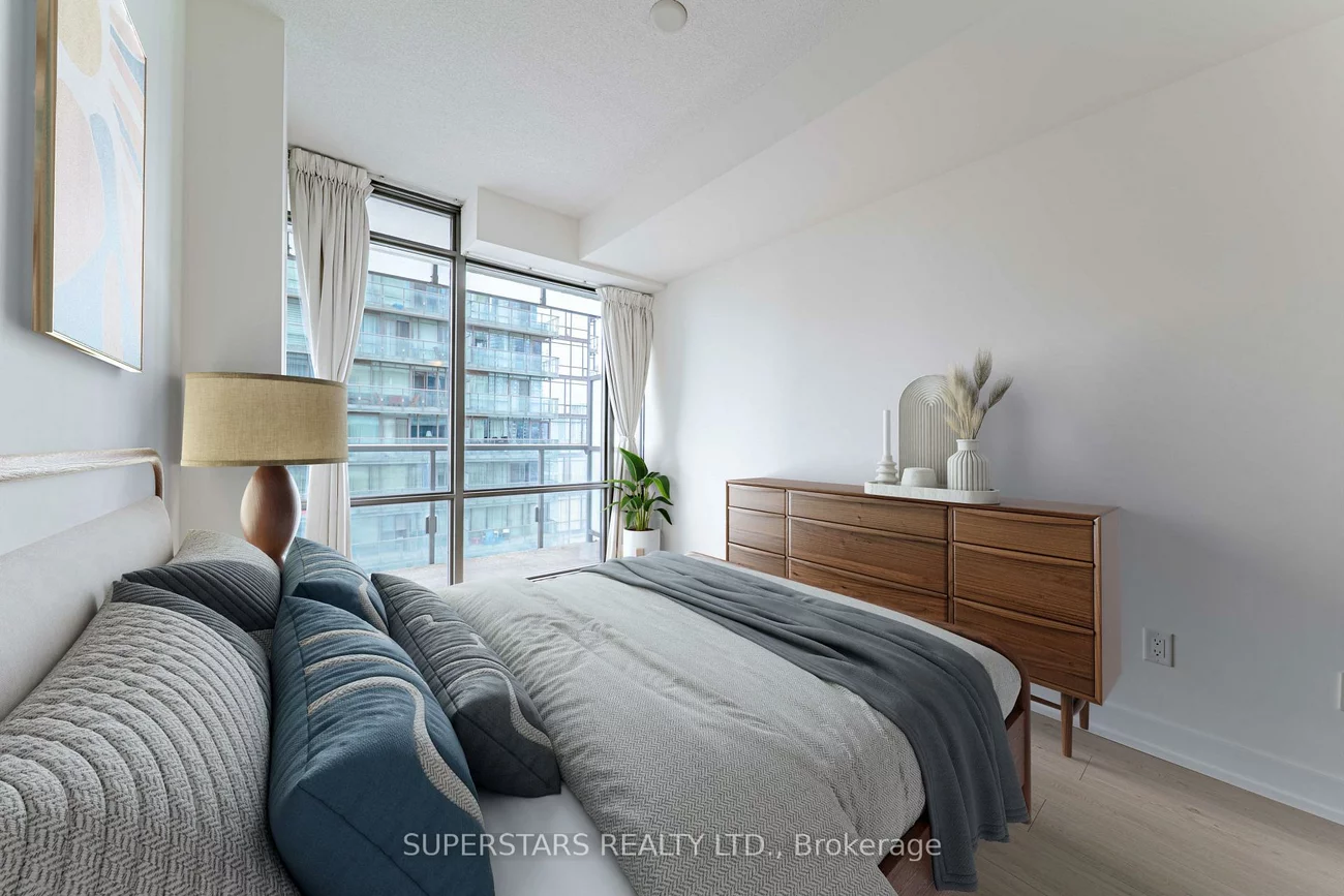 38, Grenville, Bay Street Corridor, Toronto