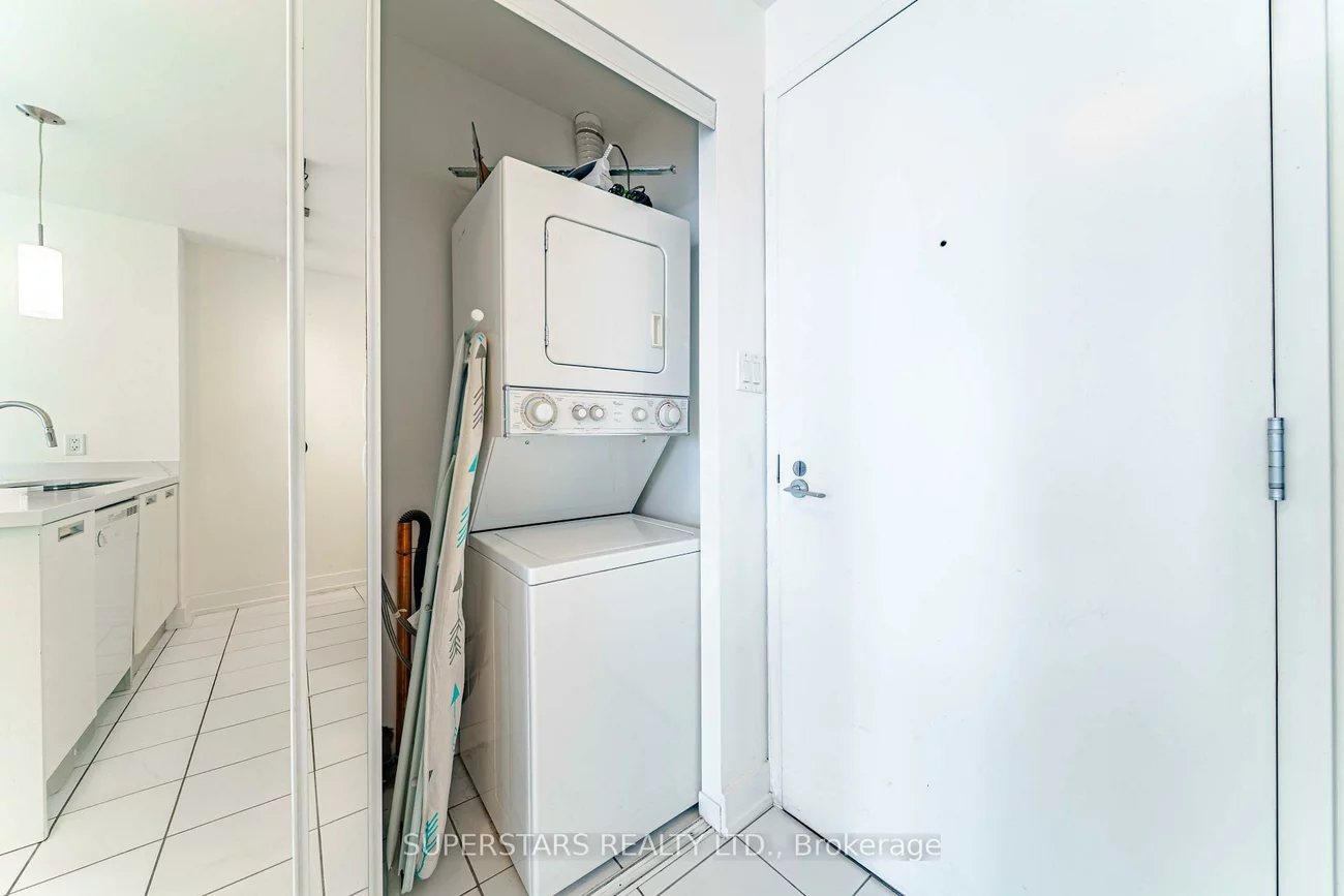 38, Grenville, Bay Street Corridor, Toronto