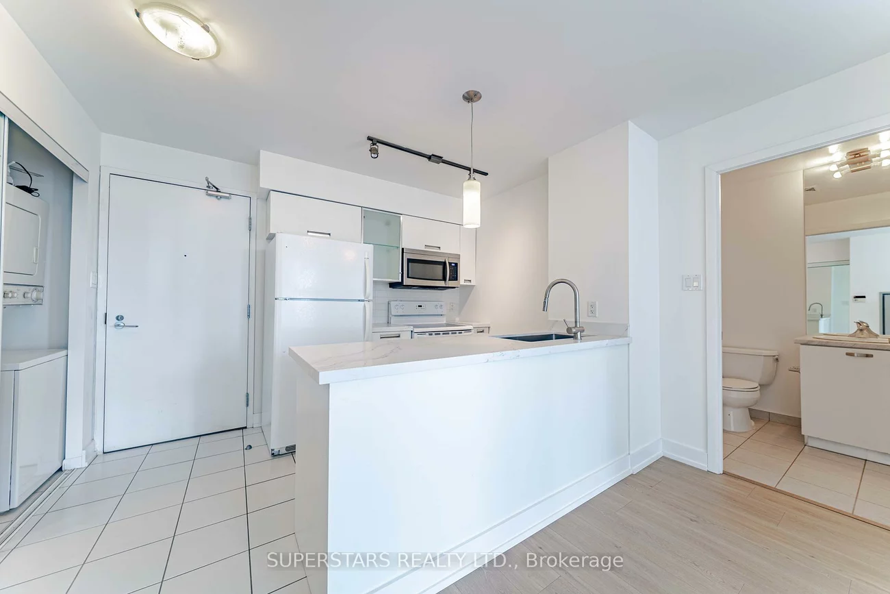 38, Grenville, Bay Street Corridor, Toronto