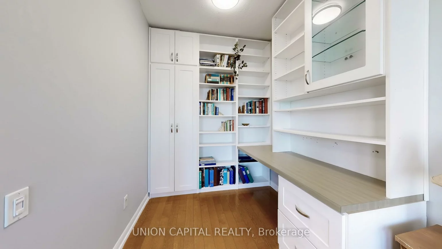 33, Sheppard, Willowdale East, Toronto