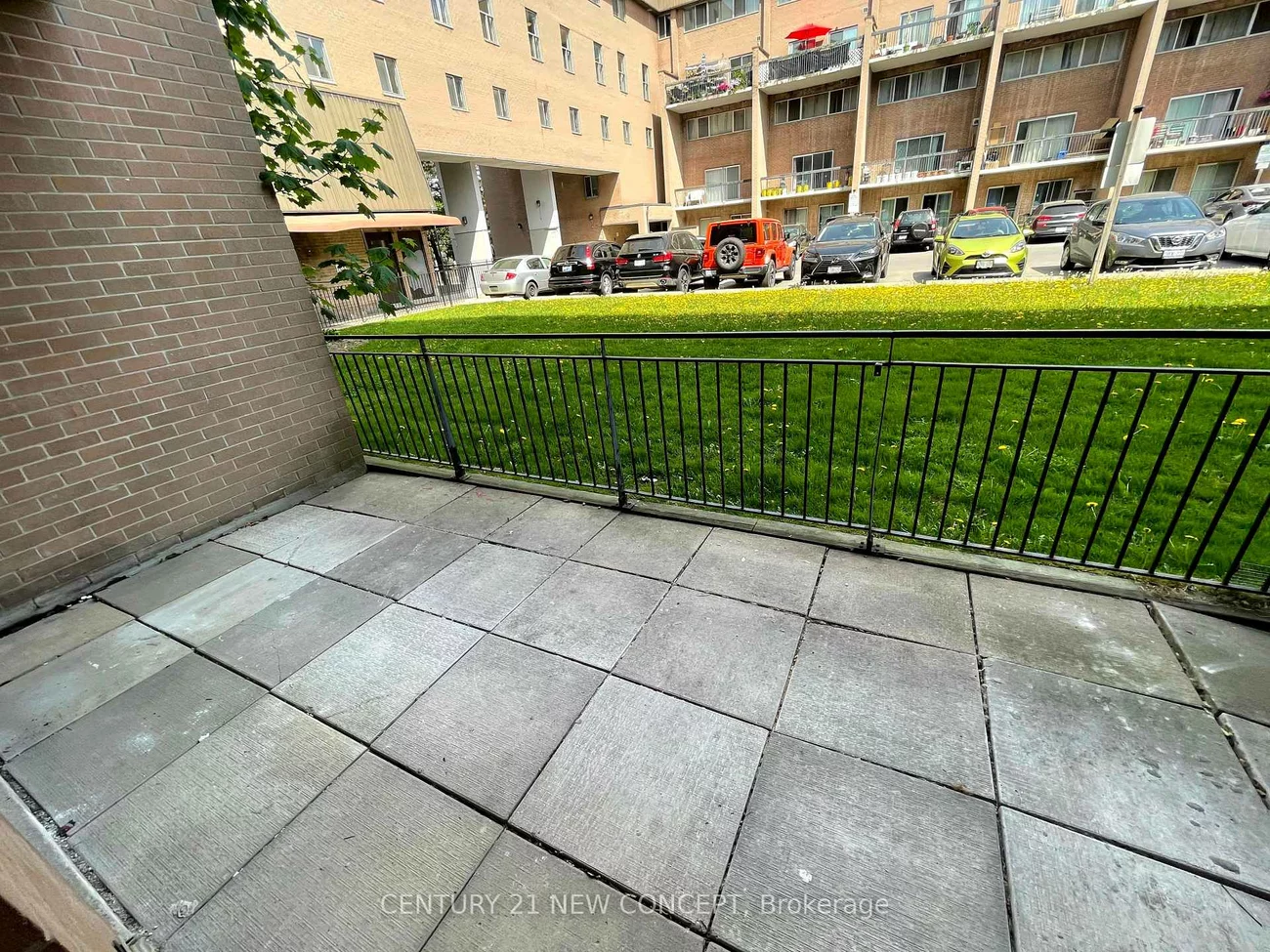 165, Cherokee, Pleasant View, Toronto