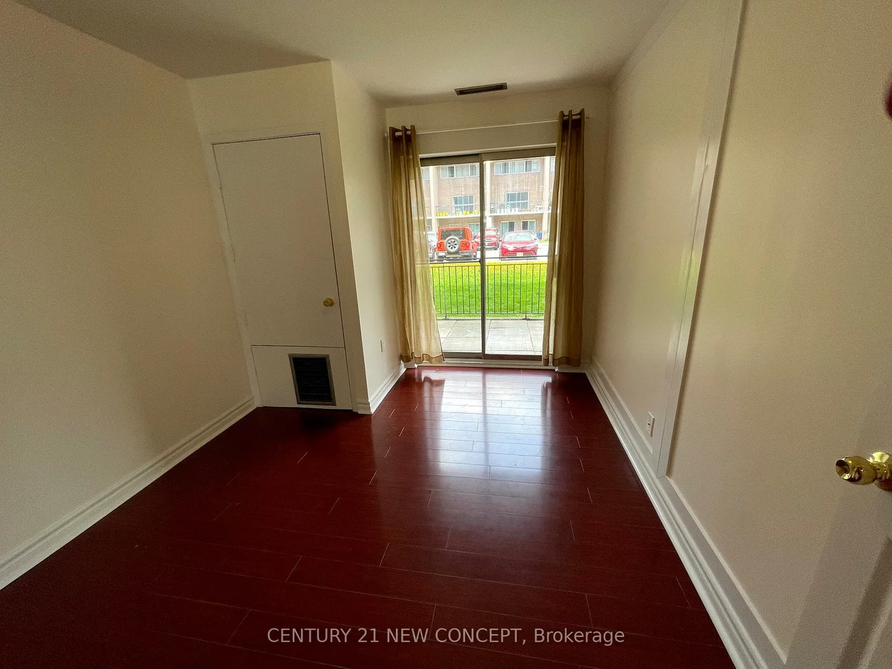 165, Cherokee, Pleasant View, Toronto