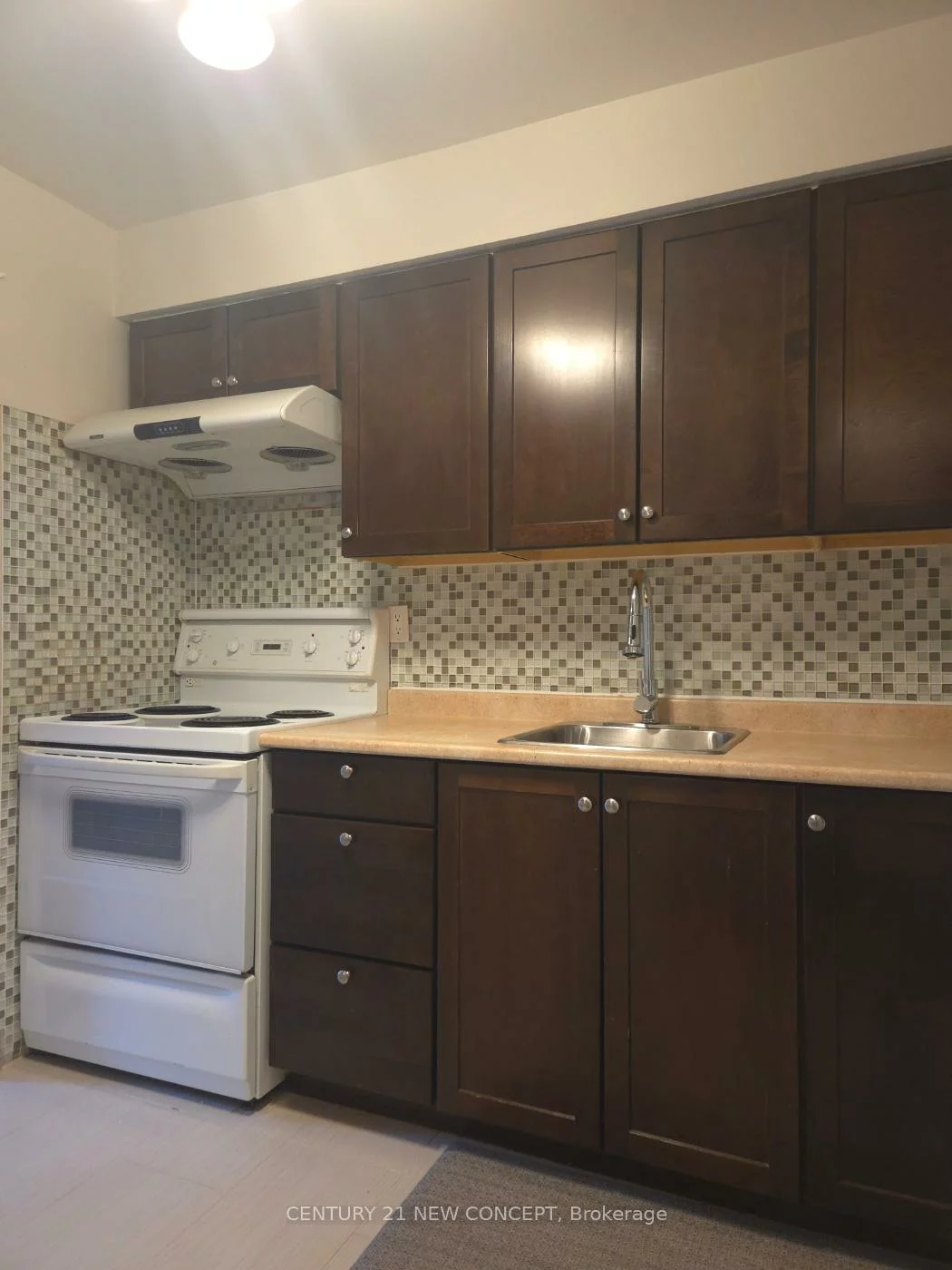 165, Cherokee, Pleasant View, Toronto