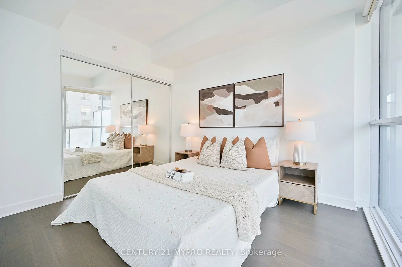 15, Grenville, Bay Street Corridor, Toronto