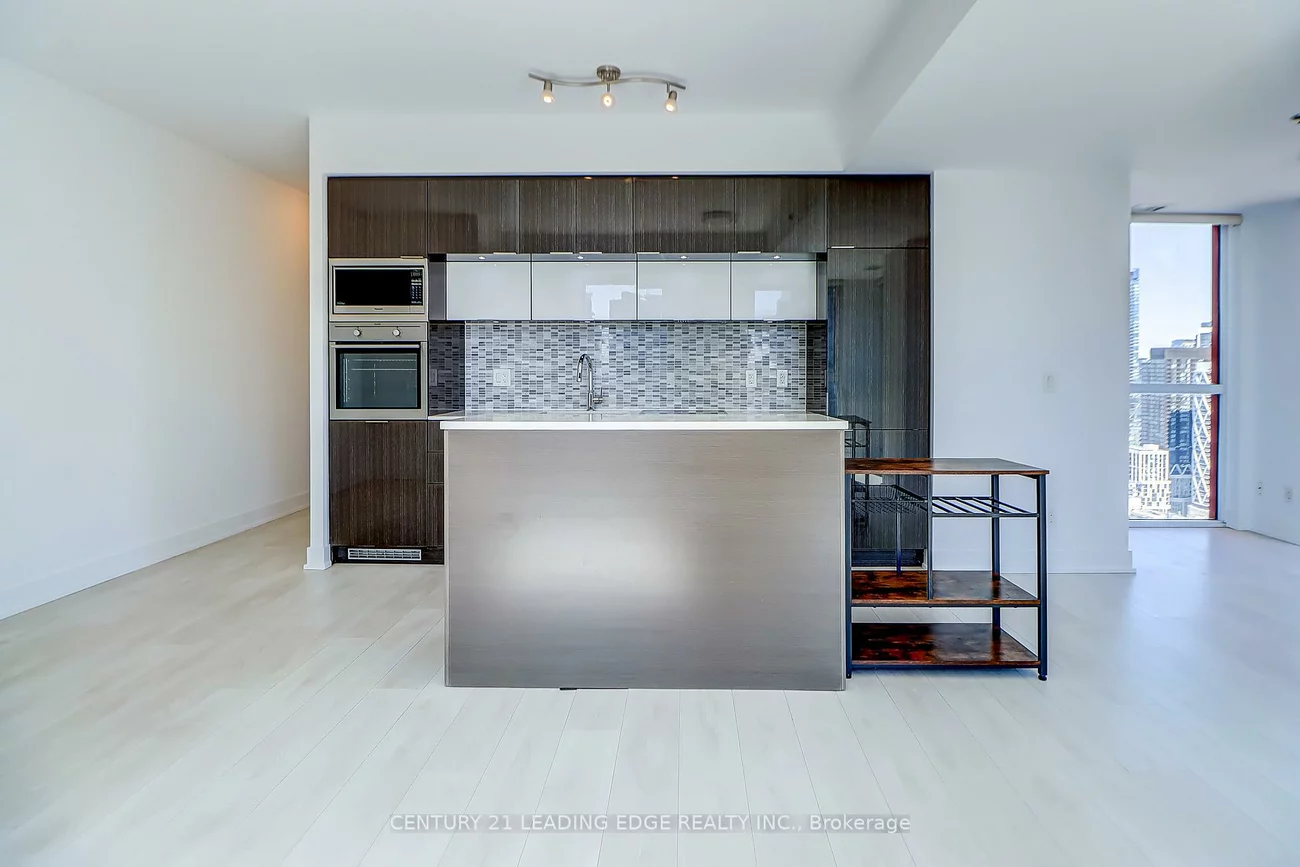 318, Richmond, Waterfront Communities C1, Toronto