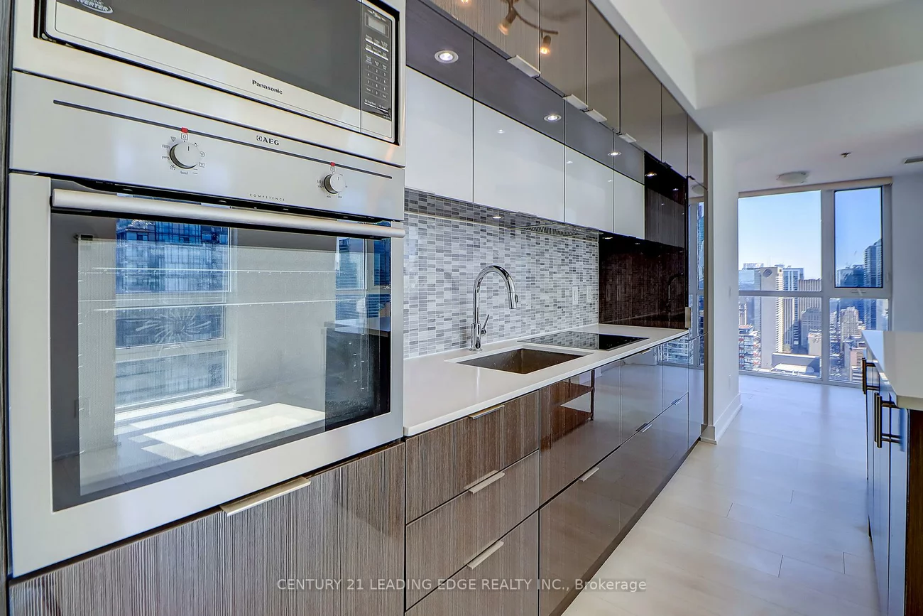 318, Richmond, Waterfront Communities C1, Toronto