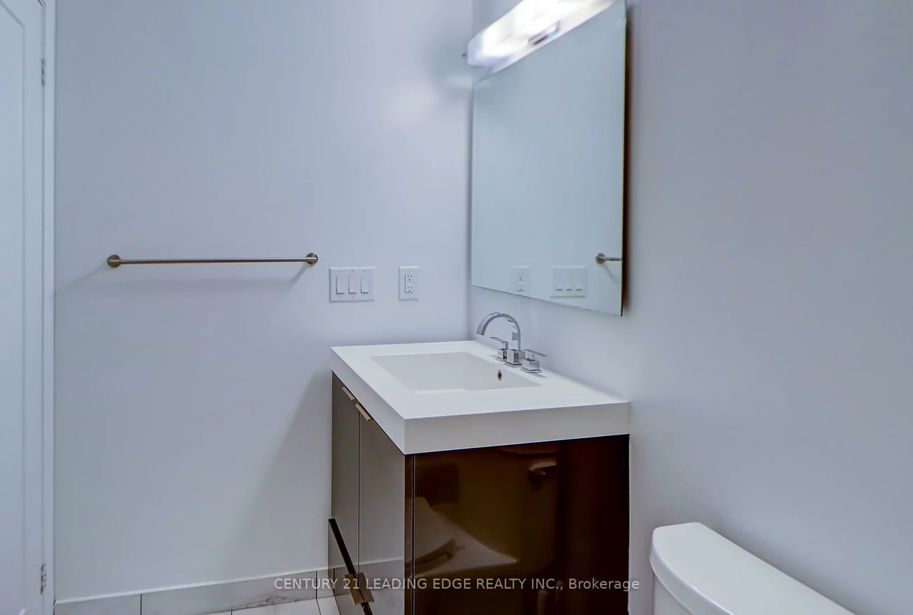 318, Richmond, Waterfront Communities C1, Toronto