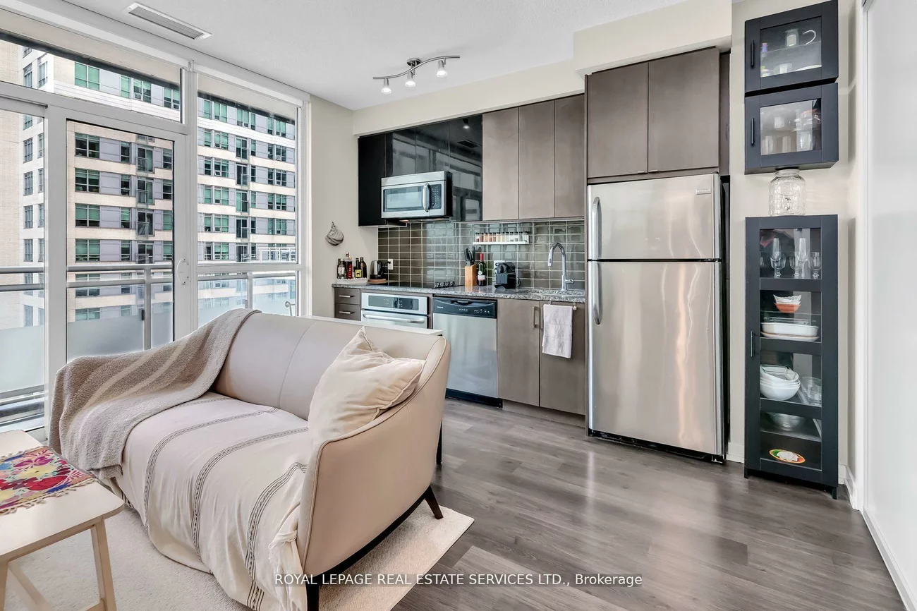 89, Dunfield, Mount Pleasant West, Toronto