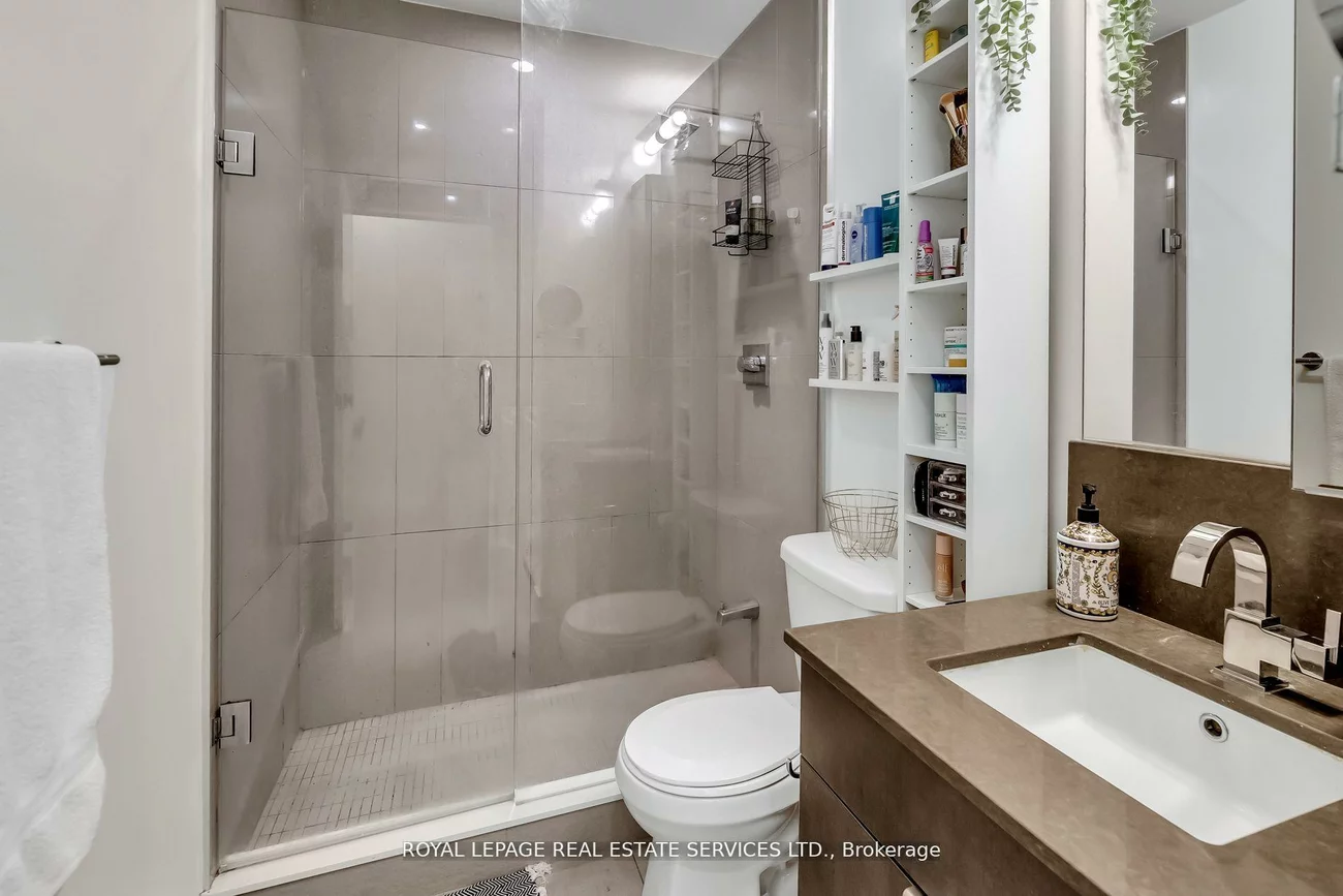 89, Dunfield, Mount Pleasant West, Toronto