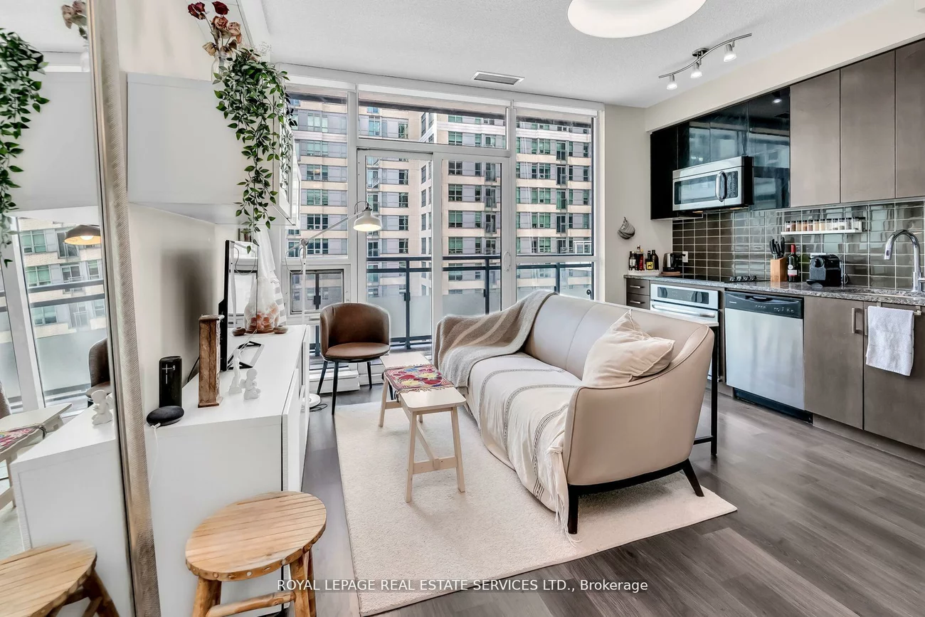 89, Dunfield, Mount Pleasant West, Toronto