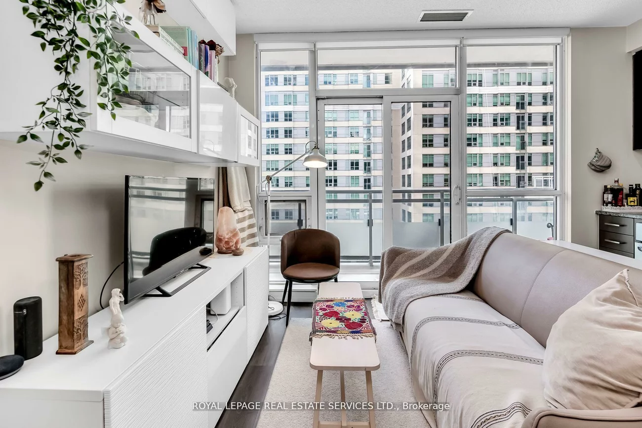 89, Dunfield, Mount Pleasant West, Toronto