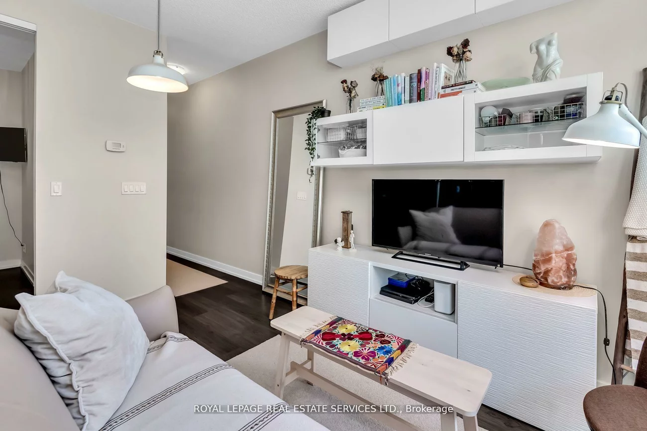 89, Dunfield, Mount Pleasant West, Toronto