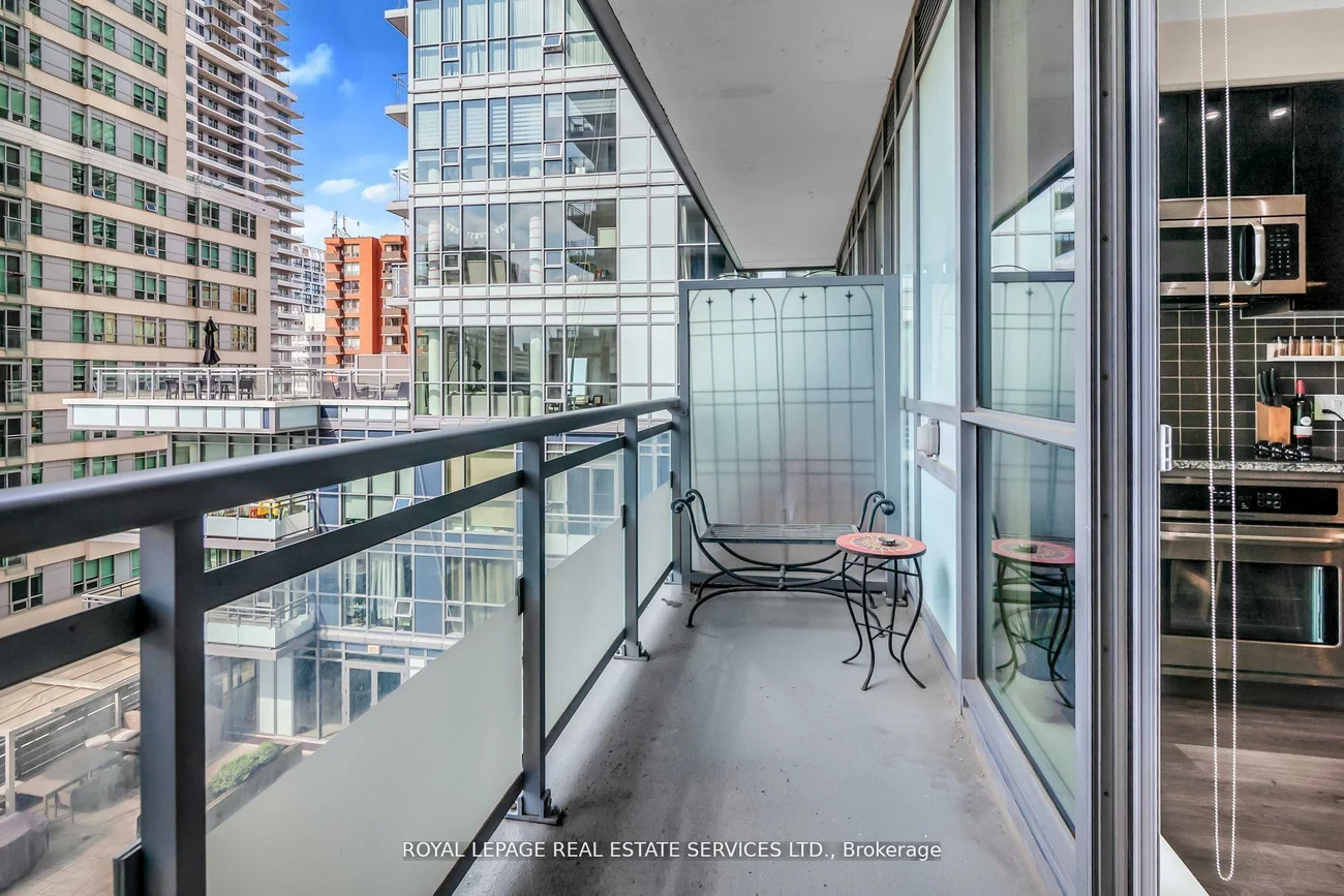 89, Dunfield, Mount Pleasant West, Toronto