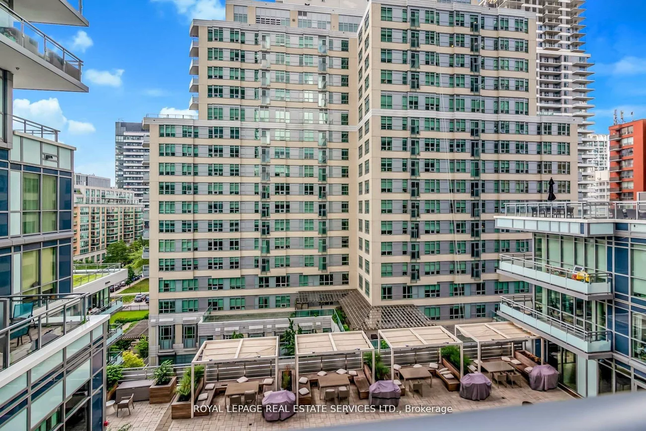 89, Dunfield, Mount Pleasant West, Toronto