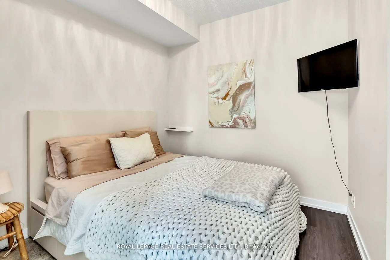 89, Dunfield, Mount Pleasant West, Toronto