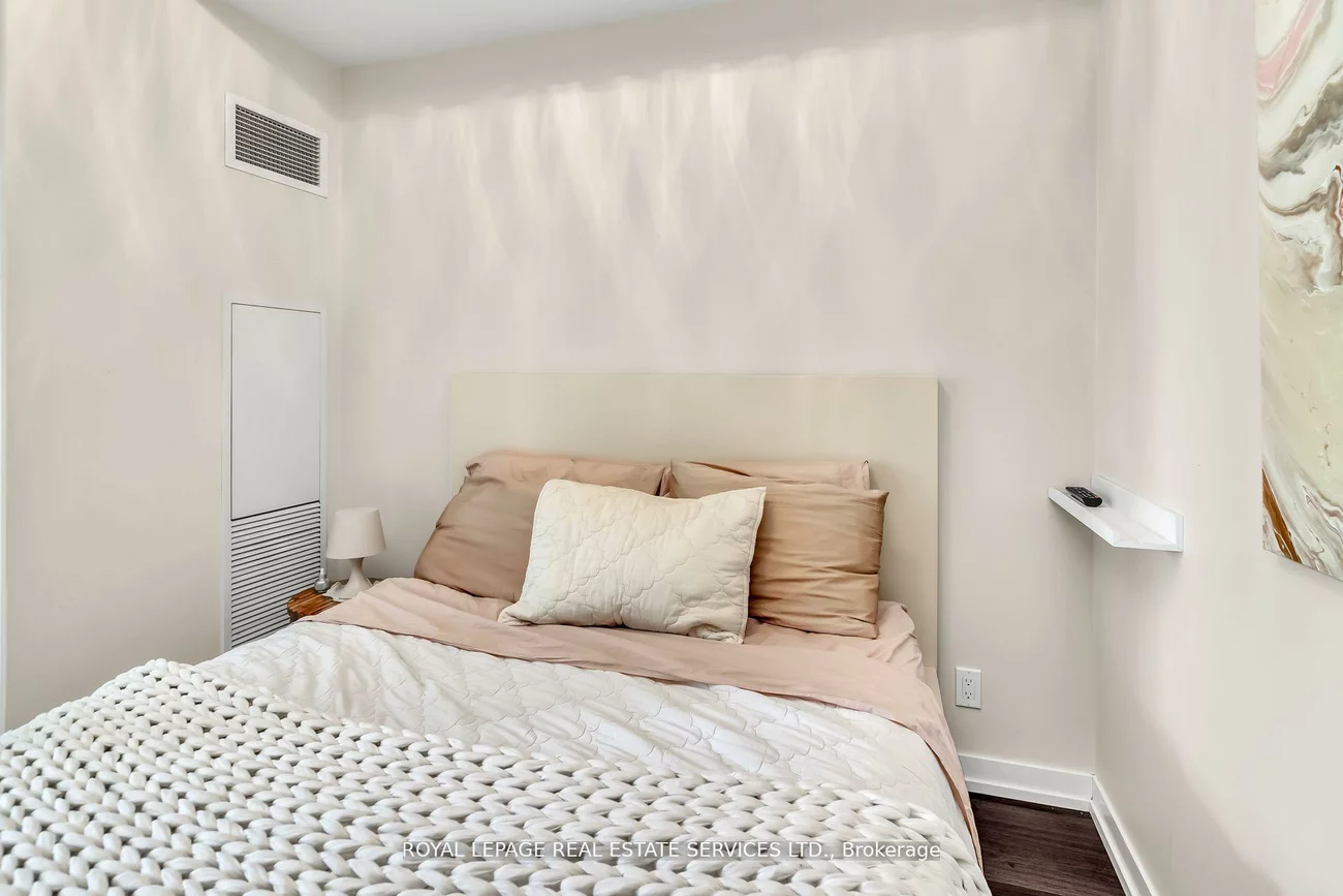 89, Dunfield, Mount Pleasant West, Toronto