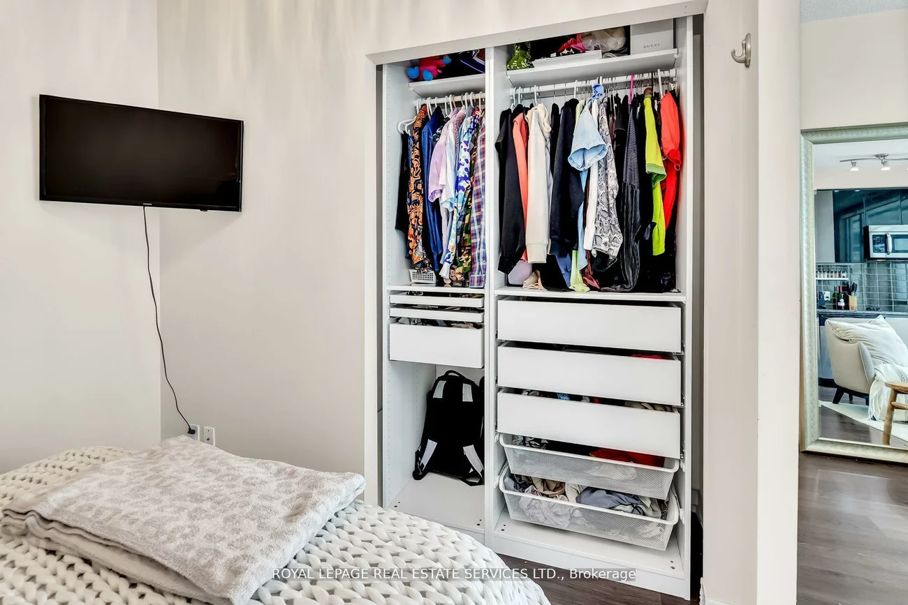 89, Dunfield, Mount Pleasant West, Toronto