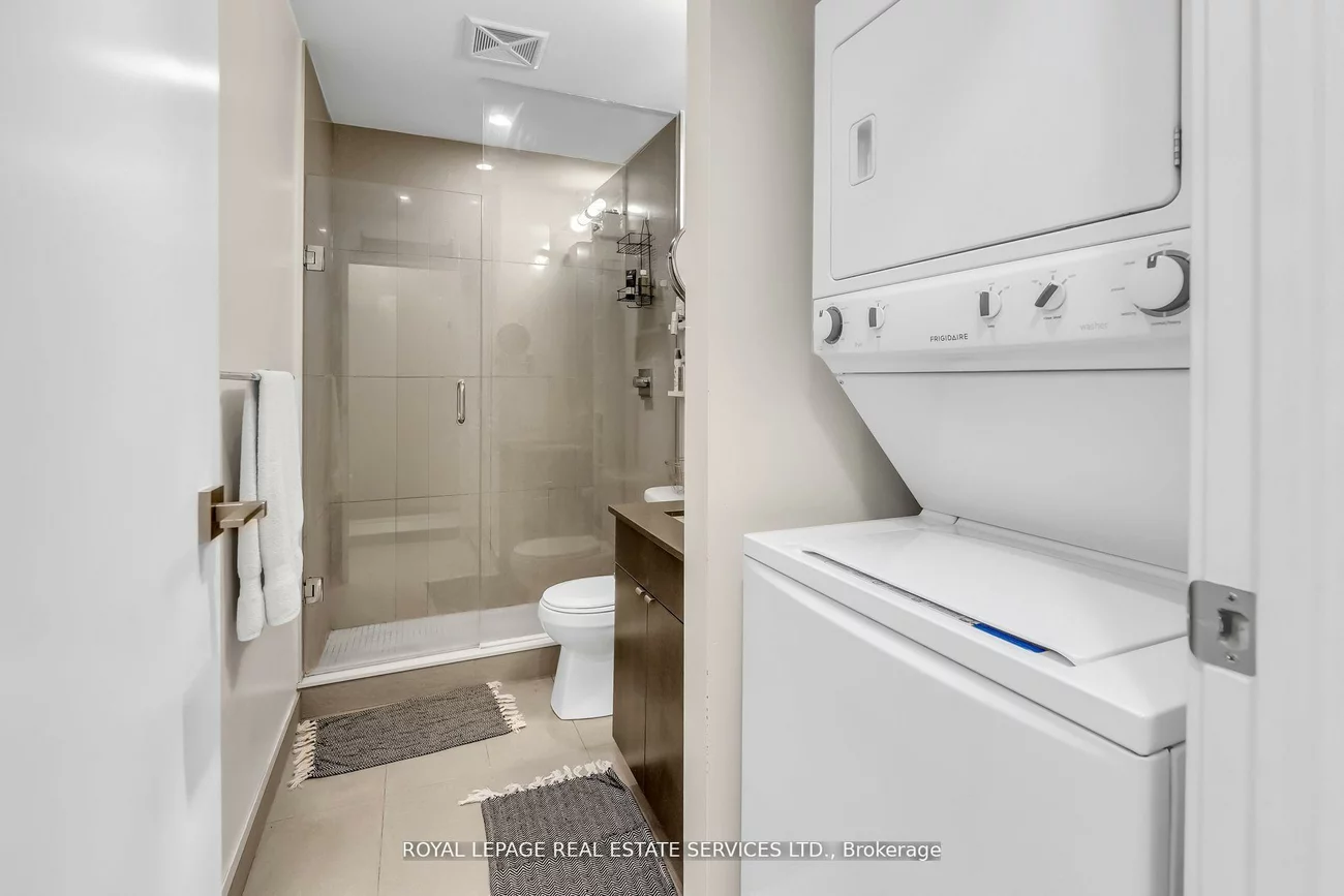 89, Dunfield, Mount Pleasant West, Toronto