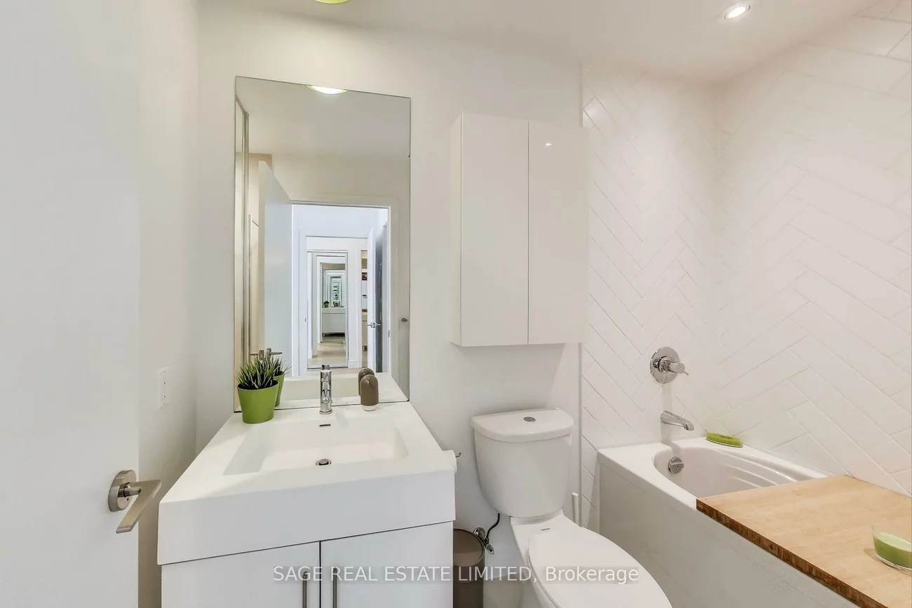 112, George, Moss Park, Toronto