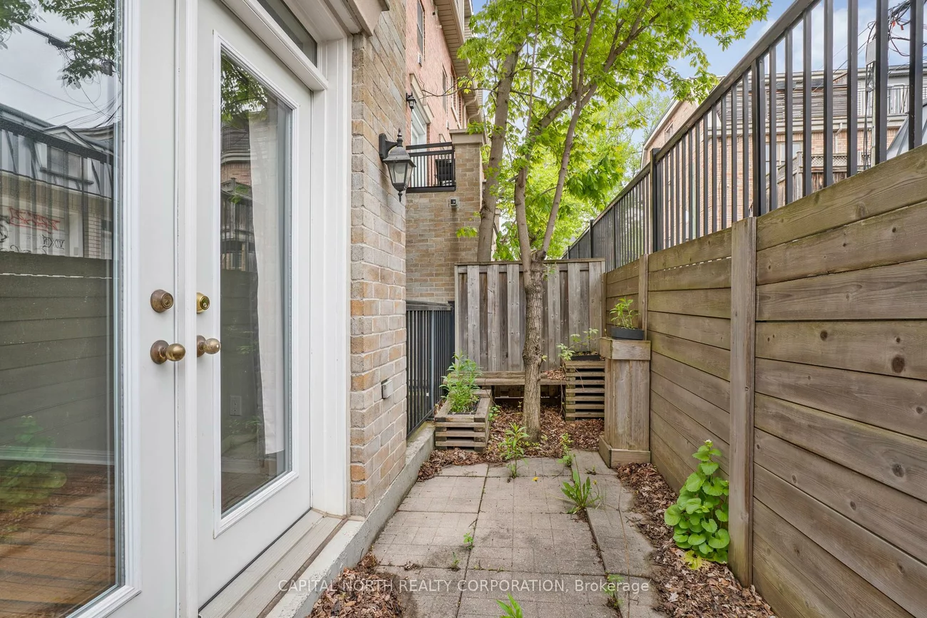 51, Halton, Trinity-Bellwoods, Toronto