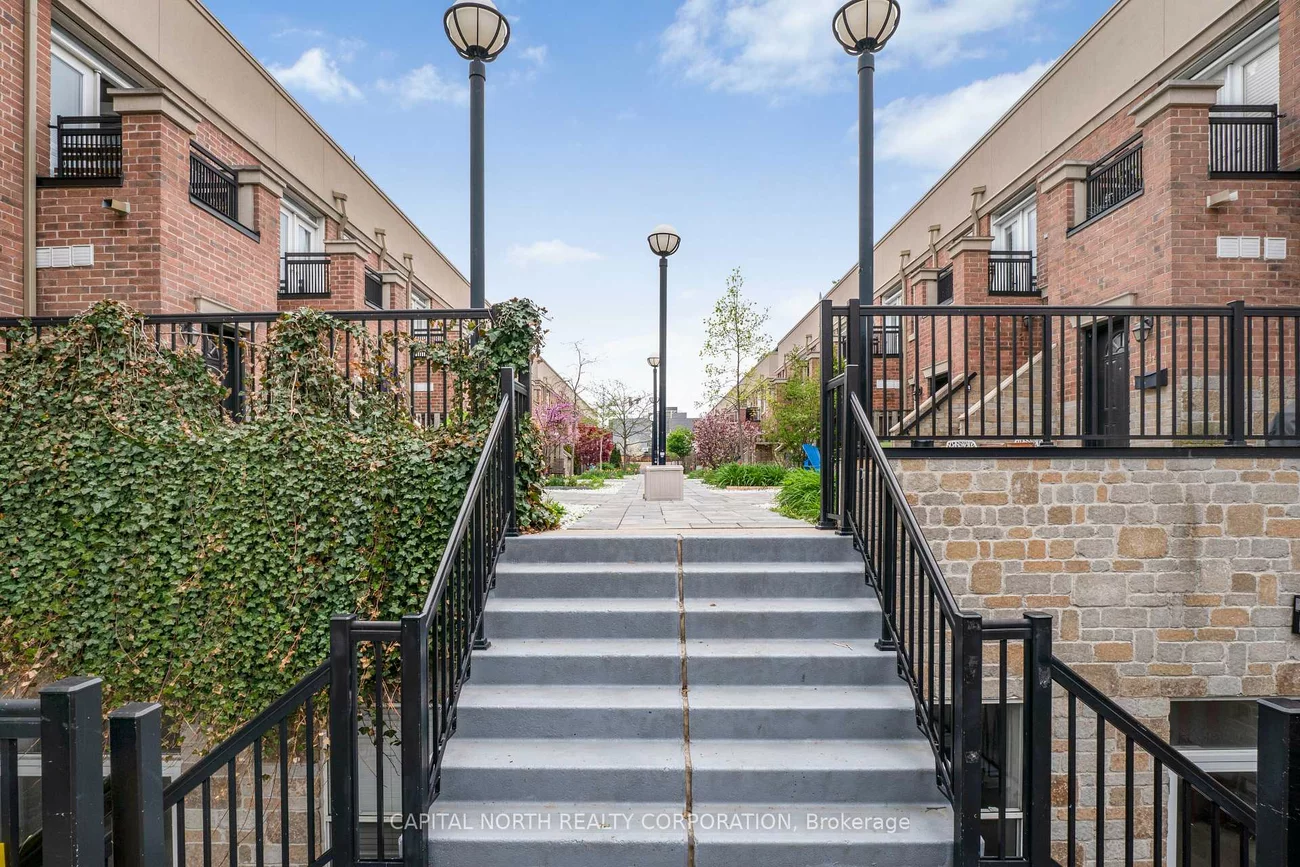 51, Halton, Trinity-Bellwoods, Toronto