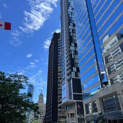 426, University, Kensington-Chinatown, Toronto