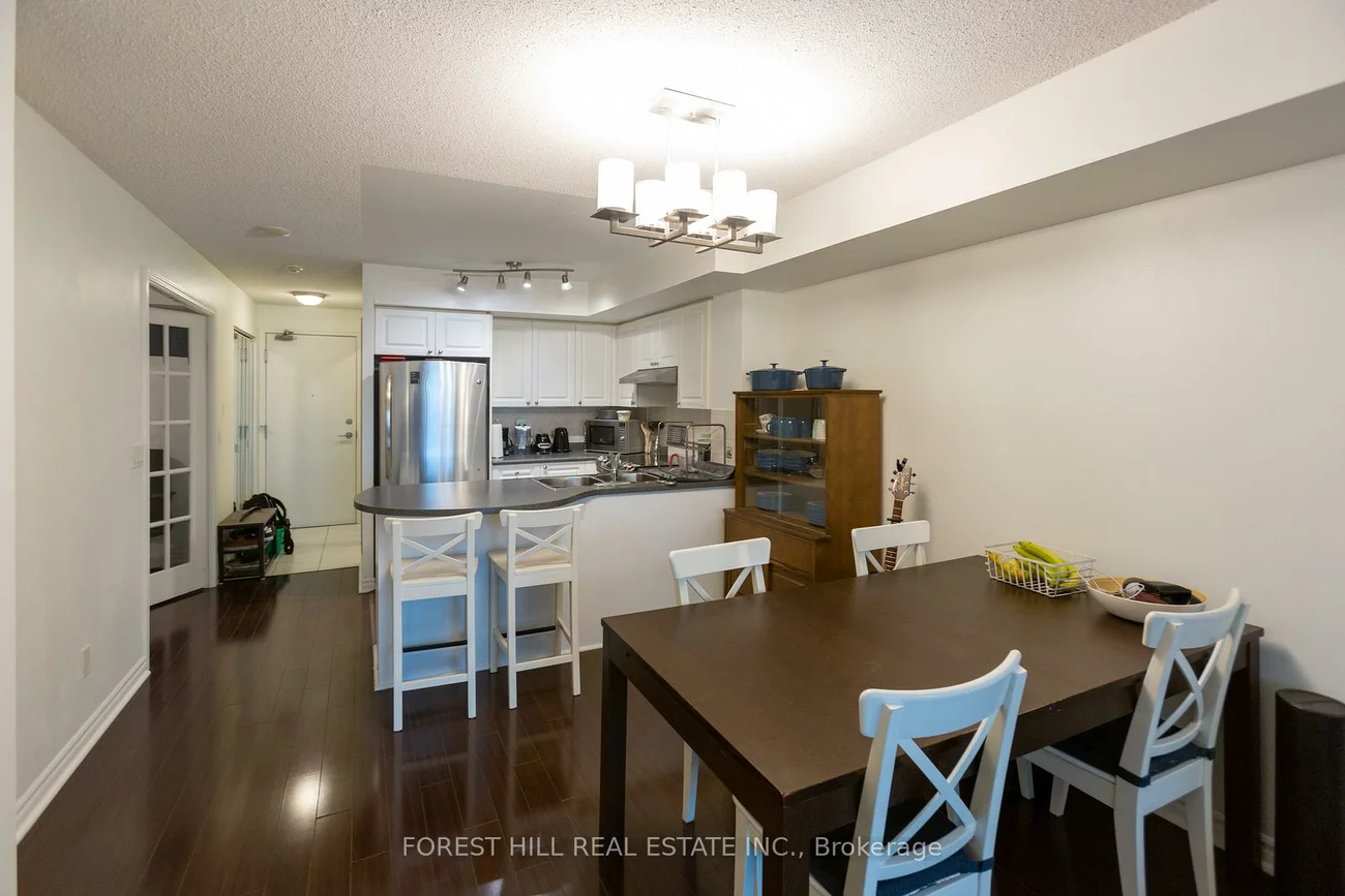 17, Barberry, Bayview Village, Toronto