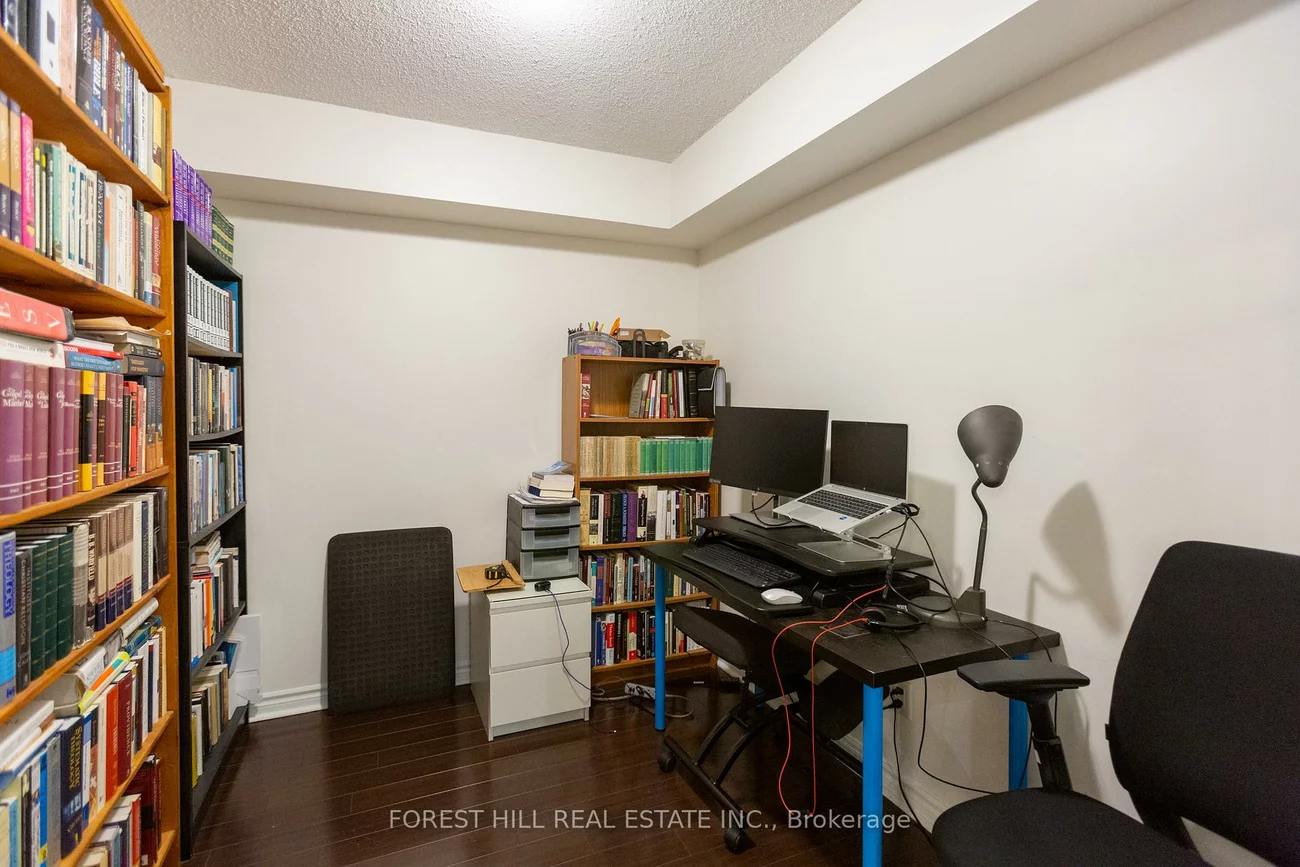 17, Barberry, Bayview Village, Toronto