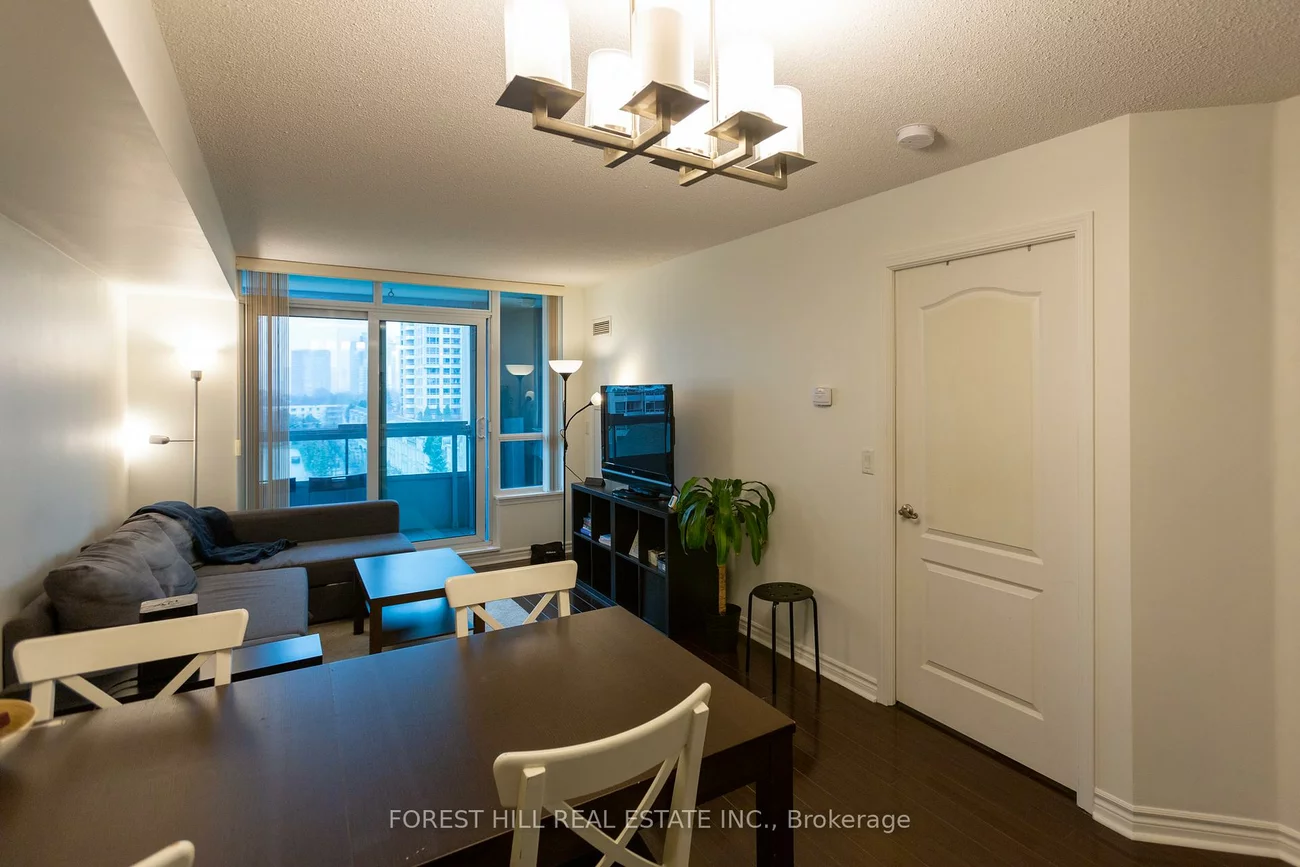 17, Barberry, Bayview Village, Toronto