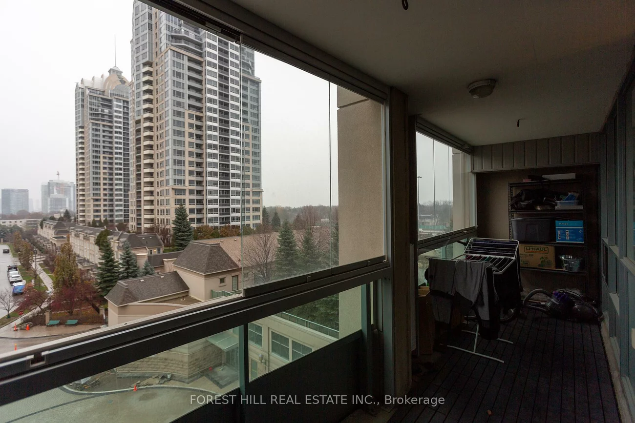 17, Barberry, Bayview Village, Toronto