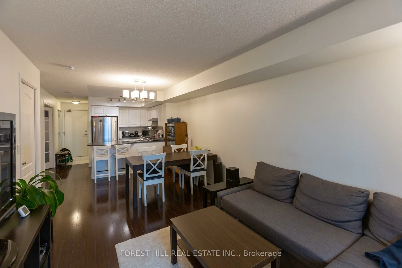 17, Barberry, Bayview Village, Toronto