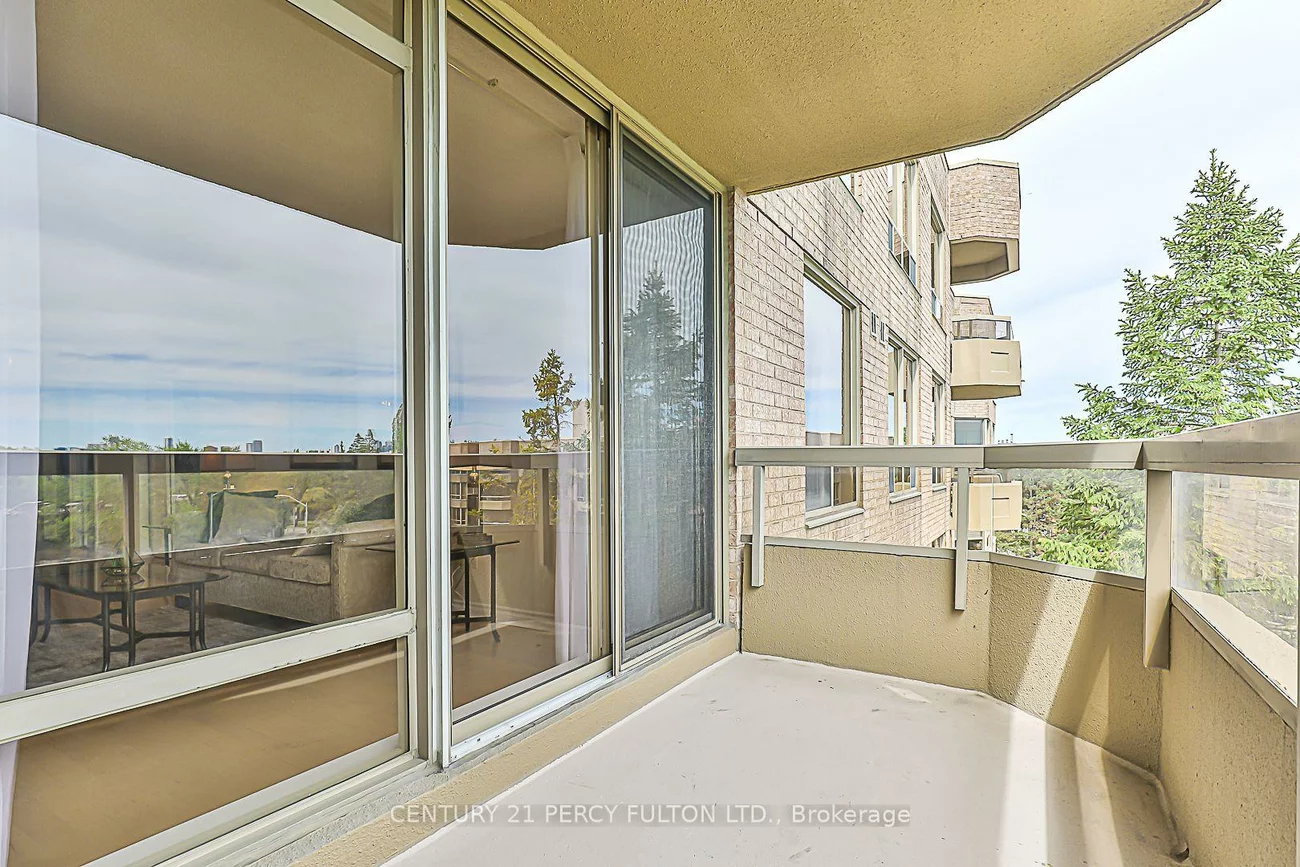 1200, Don Mills, Banbury-Don Mills, Toronto