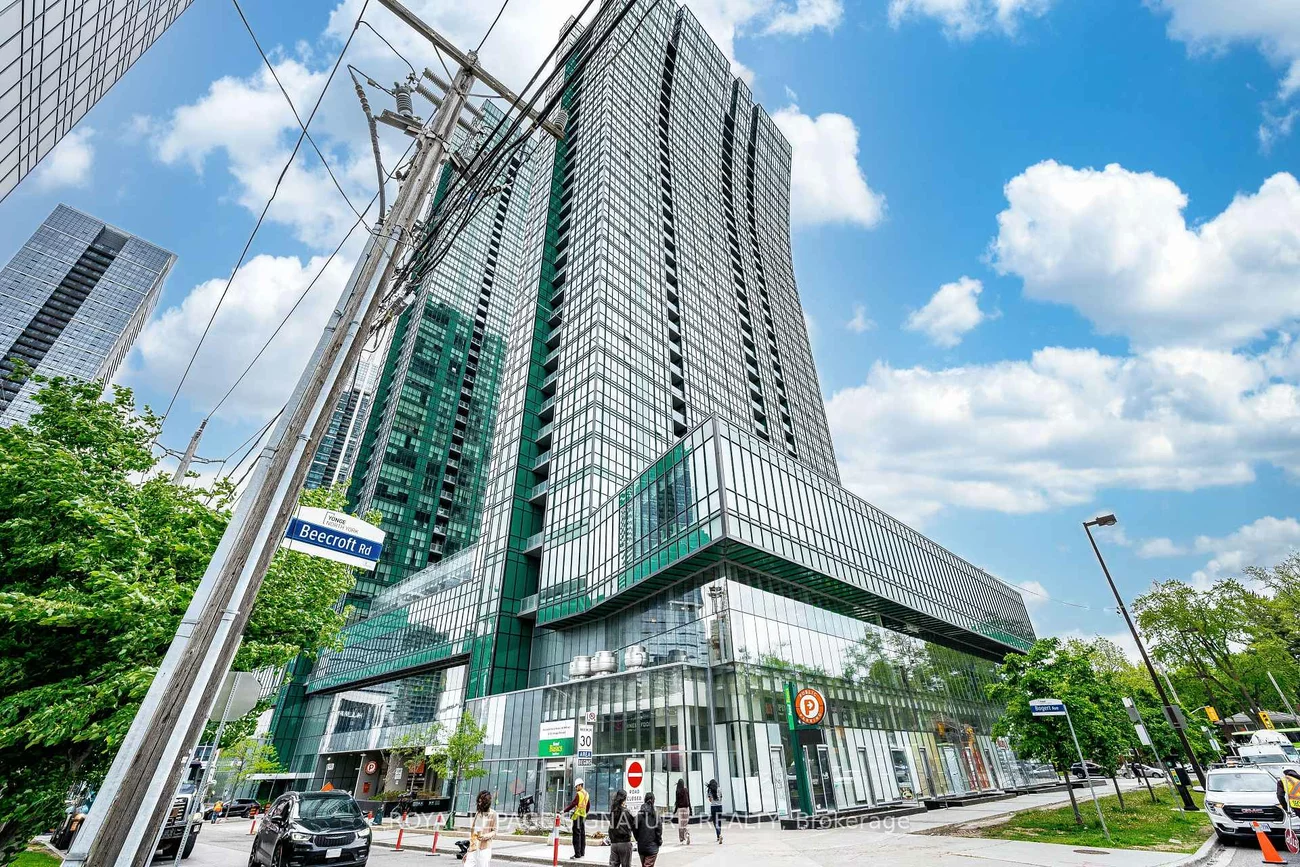 11, Bogert, Lansing-Westgate, Toronto