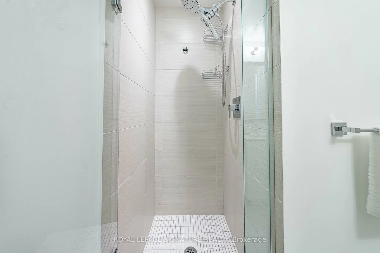 11, Bogert, Lansing-Westgate, Toronto