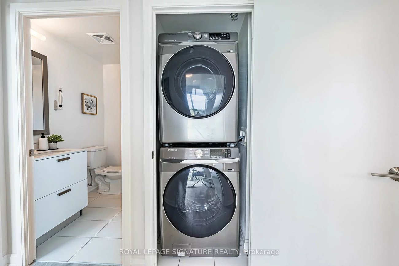 11, Bogert, Lansing-Westgate, Toronto