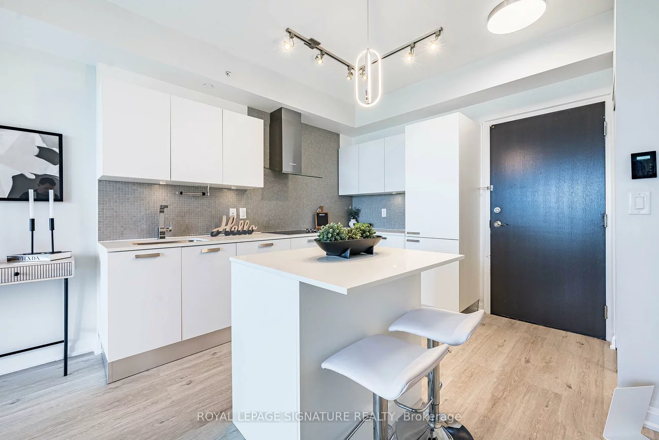 11, Bogert, Lansing-Westgate, Toronto