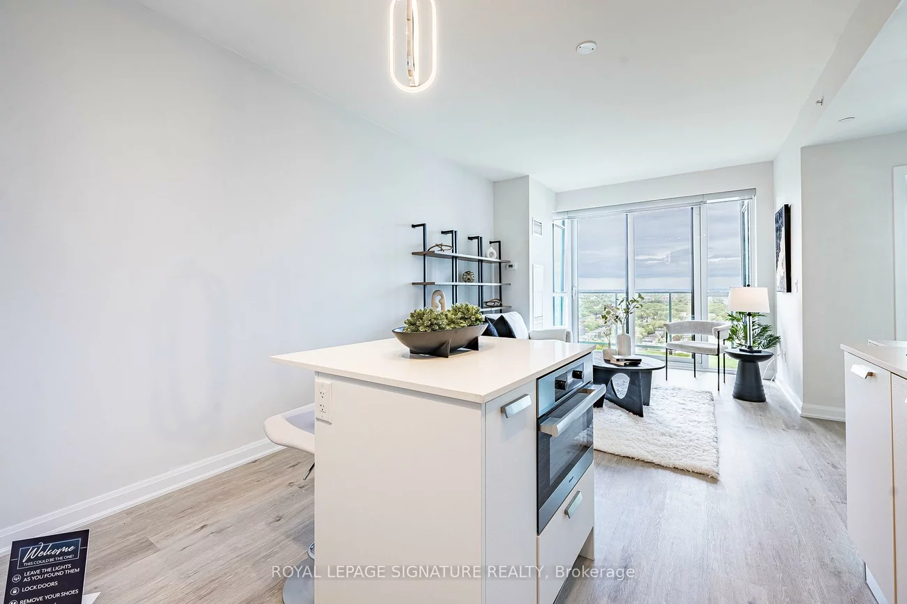 11, Bogert, Lansing-Westgate, Toronto